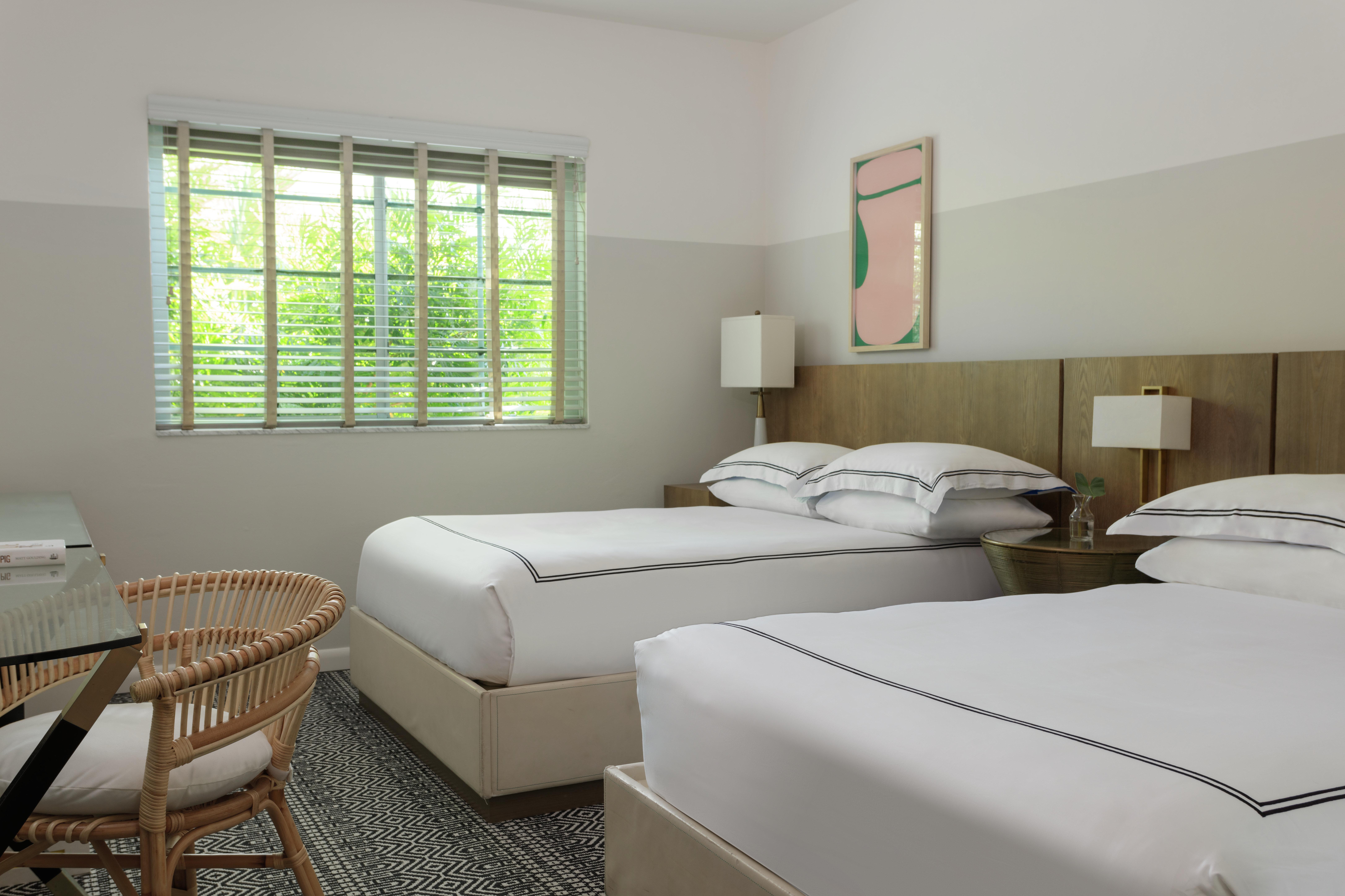 Kimpton Surfcomber Hotel By Ihg Miami Beach Exterior photo