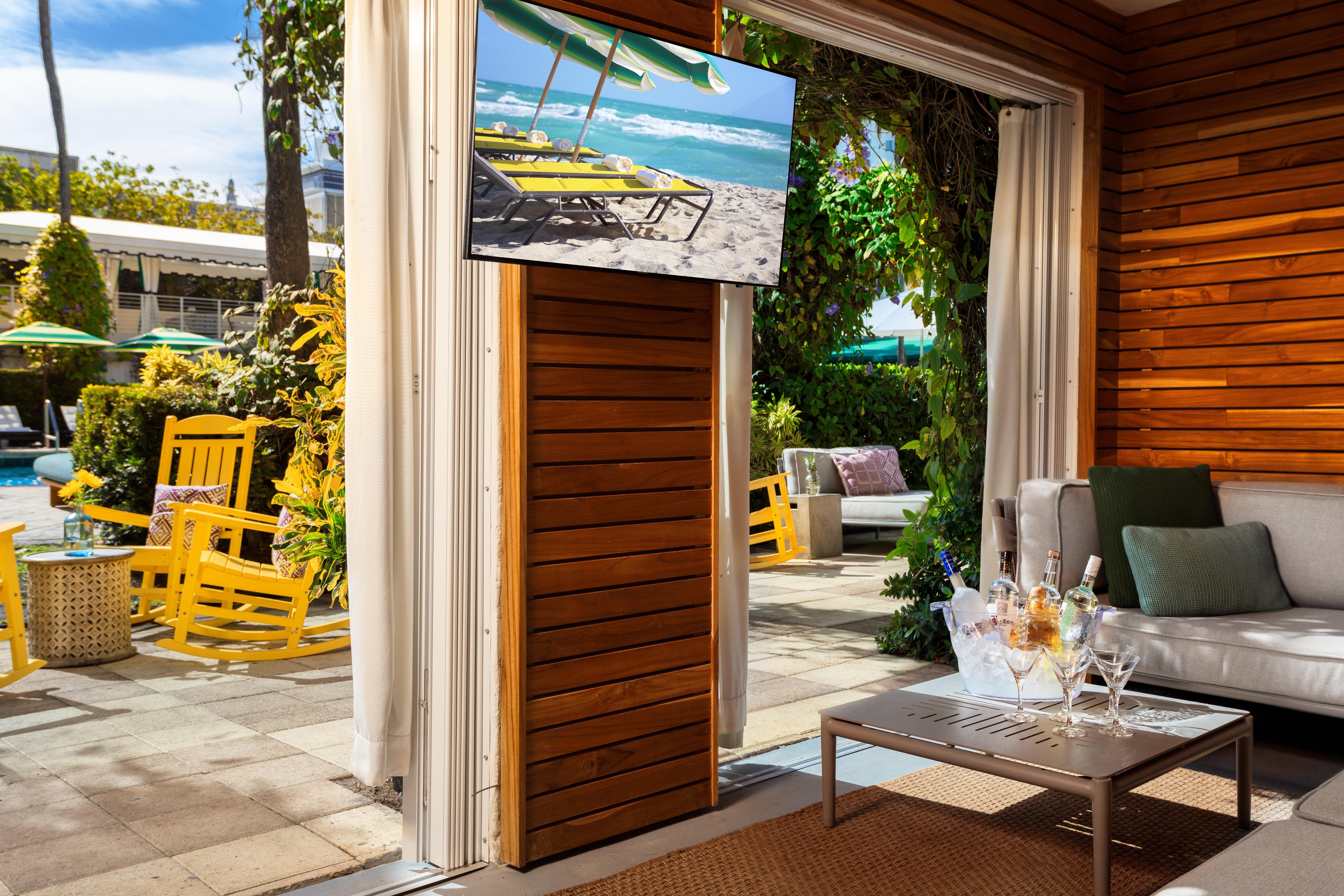 Kimpton Surfcomber Hotel By Ihg Miami Beach Exterior photo