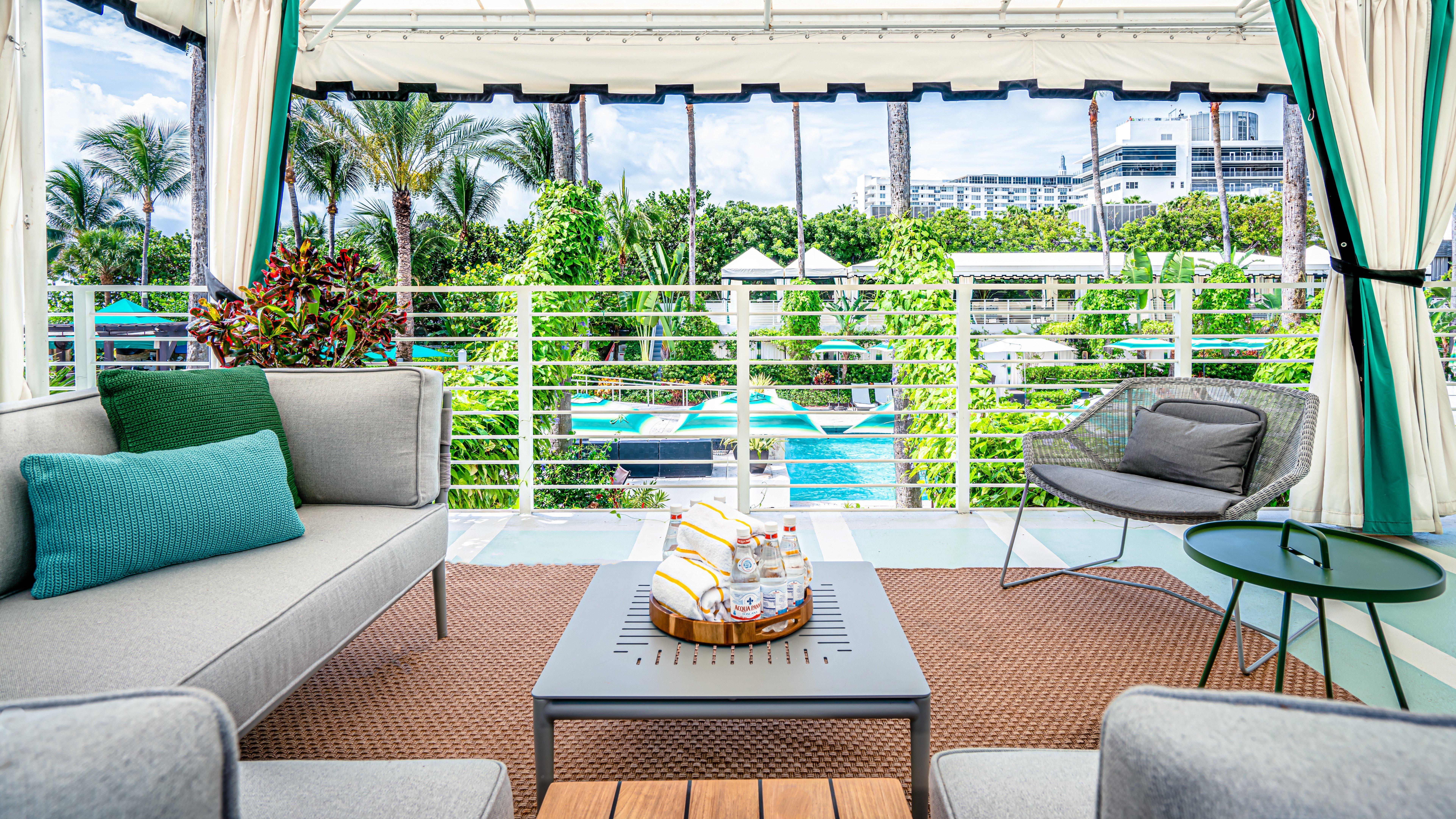 Kimpton Surfcomber Hotel By Ihg Miami Beach Exterior photo