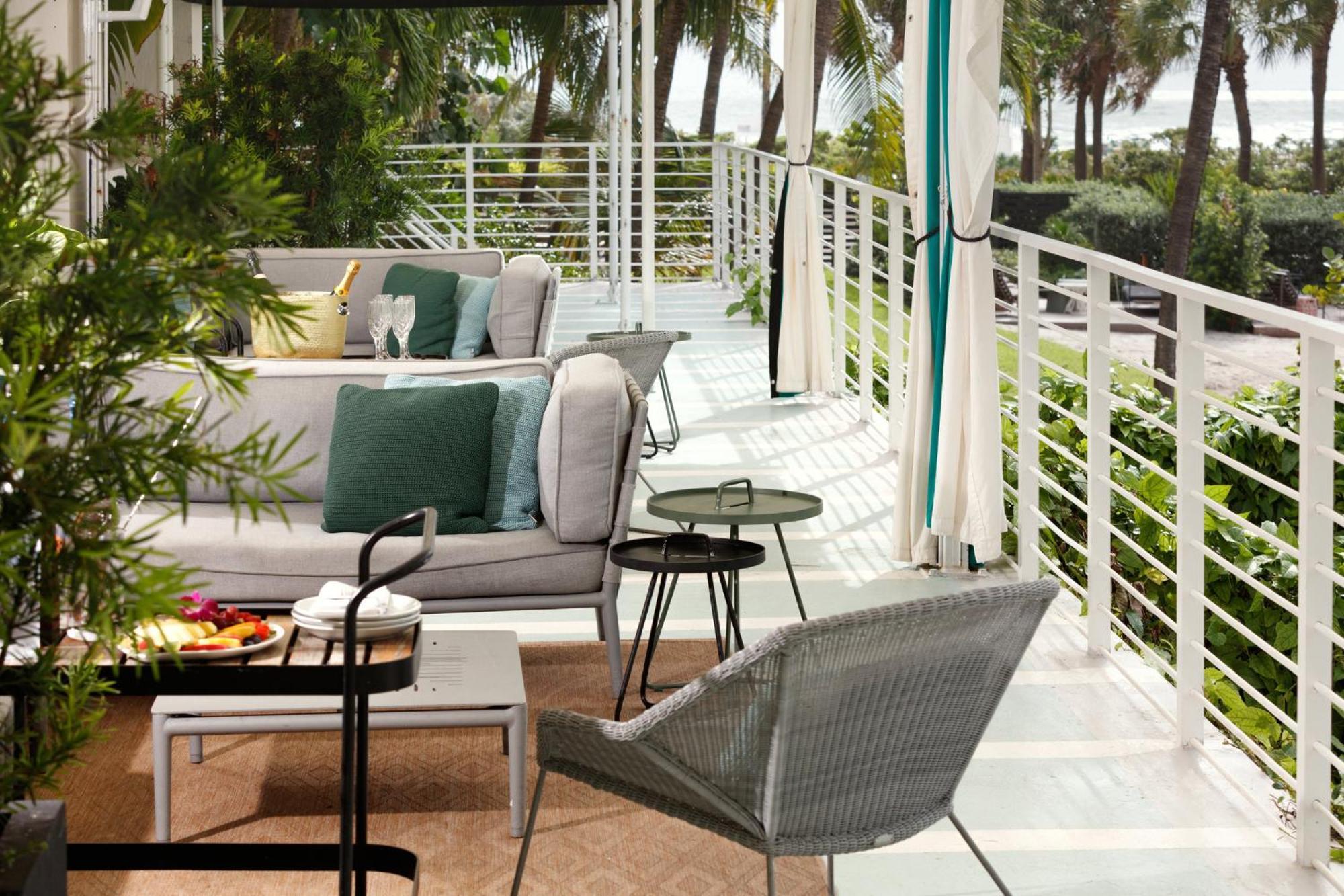 Kimpton Surfcomber Hotel By Ihg Miami Beach Exterior photo